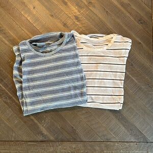 Bundle of 2 Gap Love Maternity Long sleeve shirts - Small